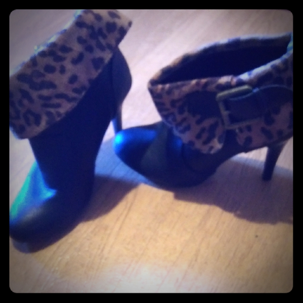 Heeled booties